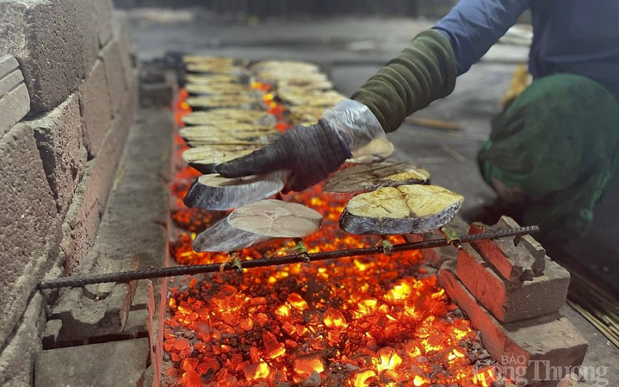 Chợ bến cá nhộn nhịp ở Cửa Lò Chợ bến cá nhộn nhịp ở Cửa Lò