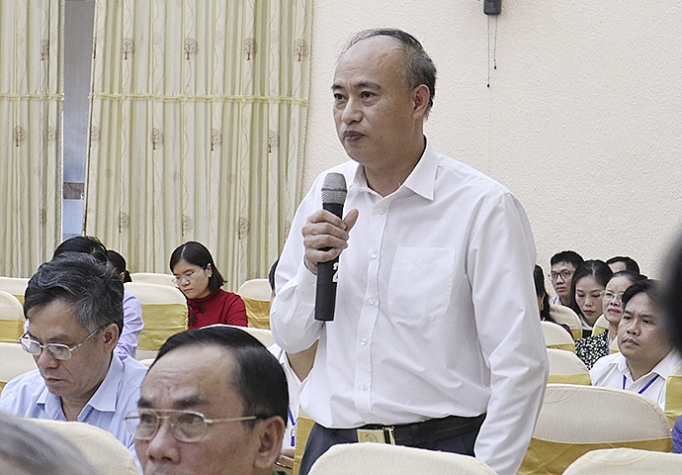 Chất lượng điện và hạ tầng lưới điện nông thôn Nghệ An còn nhiều bất cập chat van tai ky hop thu 6 hdnd tinh nghe an chat luong dien va ha tang luoi dien nong thong lam nong nghi truong