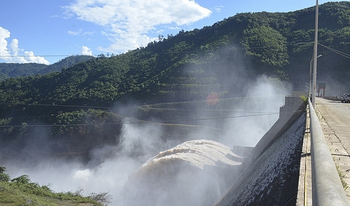 Đại biểu hội đồng nhân dân Nghệ An quan tâm đến thủy điện nghe an cac van de lien quan den thuy dien can kien quyet hon