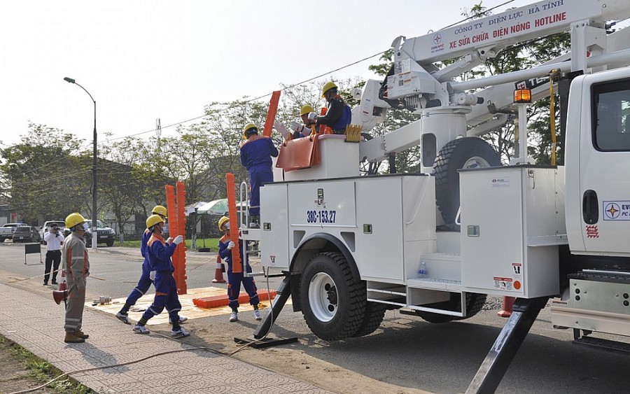 Tỉnh Hà Tĩnh thiếu điện cục bộ ban đêm do... nắng nóng gay gắt Tỉnh Hà Tĩnh thiếu điện cục bộ ban đêm do... nắng nóng gay gắt