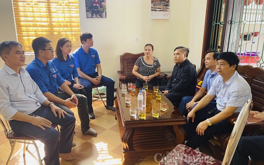 Kỷ niệm ngày thương binh liệt sỹ: Màu hoa đỏ giữa thời bình Kỷ niệm ngày thương binh liệt sỹ: Màu hoa đỏ giữa thời bình