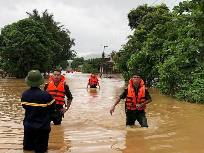 Nhiều bản làng Miền Tây Nghệ An bị cô lập, chia cắt do ảnh hưởng bão số 4 nhieu ban lang mientay nghe an bi co lap chia cat do anh huong bao so 4