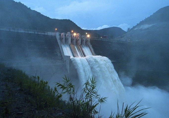 Nghệ An: Thủy điện Bản Vẽ tăng lưu lượng xả lũ nghe an thuy dien ban ve tang luu luong xa lu