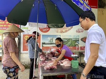 Nghệ An: Giá lợn giảm dần do tái đàn tăng