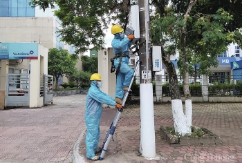 Nghệ An - Hà Tĩnh: Tiêu thụ điện hộ gia đình tăng 30% do nắng nóng, dịch bệnh