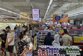 Nghệ An: Người dân tranh thủ gom hàng trước giờ giãn cách