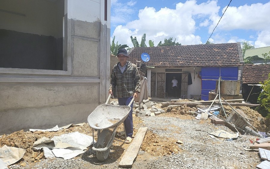 Giáo viên hợp đồng ở Nghệ An 'kêu cứu' Giáo viên hợp đồng ở Nghệ An 'kêu cứu'