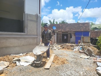 Giáo viên hợp đồng ở Nghệ An 'kêu cứu'