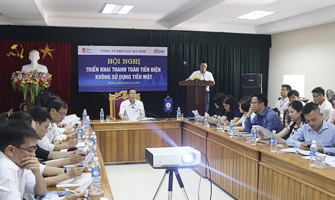 ha tinh huong den thanh toan tien dien khong dung tien mat