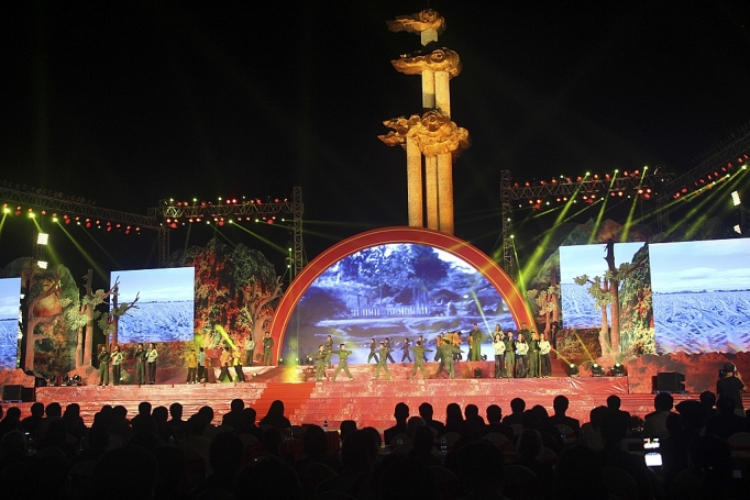 thu tuong chinh phu nguyen xuan phuc du le ky niem 50 nam chien thang truong bon