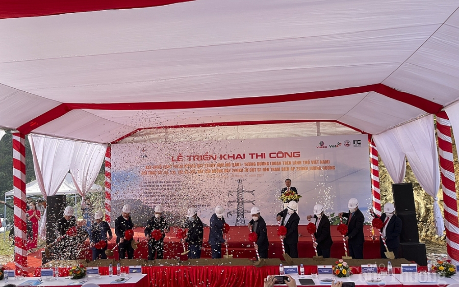 Nghệ An: Triển khai thi công dự án đường dây 220kV Nậm Mô (Lào) – Tương Dương (đoạn trên lãnh thổ Việt Nam) Nghệ An: Triển khai thi công dự án đường dây 220kV Nậm Mô (Lào) – Tương Dương (đoạn trên lãnh thổ Việt Nam)