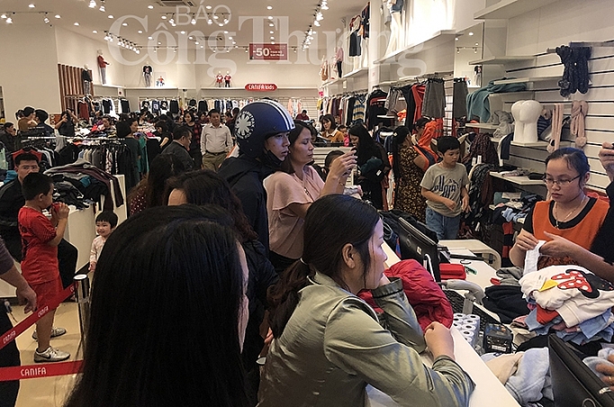 giam gia xa hang ton cuoi nam chieu tro cua nhung nguoi kinh doanh