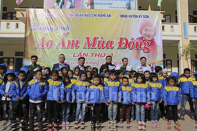 Áo ấm cho em ao am cho em