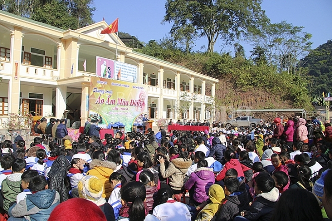 Áo ấm cho em ao am cho em