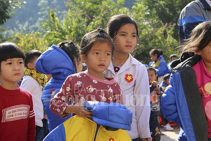 Áo ấm cho em ao am cho em