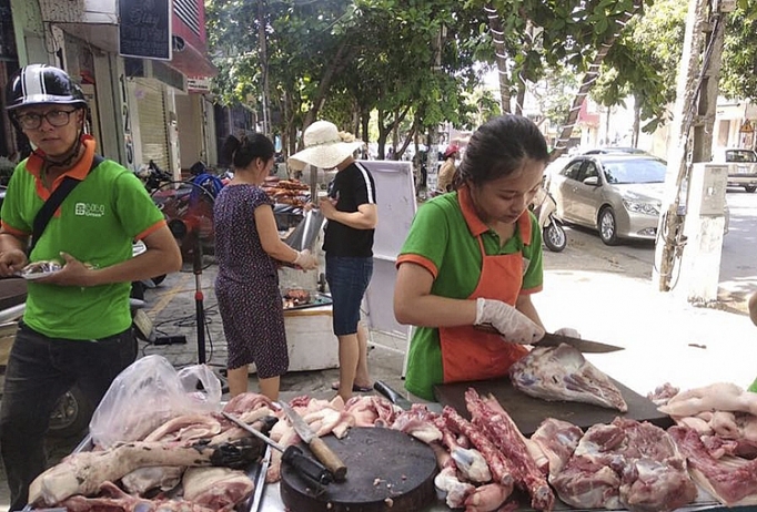Nghệ An: Người dân chưa mặn mà với thịt lợn đông lạnh nhập khẩu  nghe an nguoi dan chua man ma voi thit lon dong lanh nhap khau