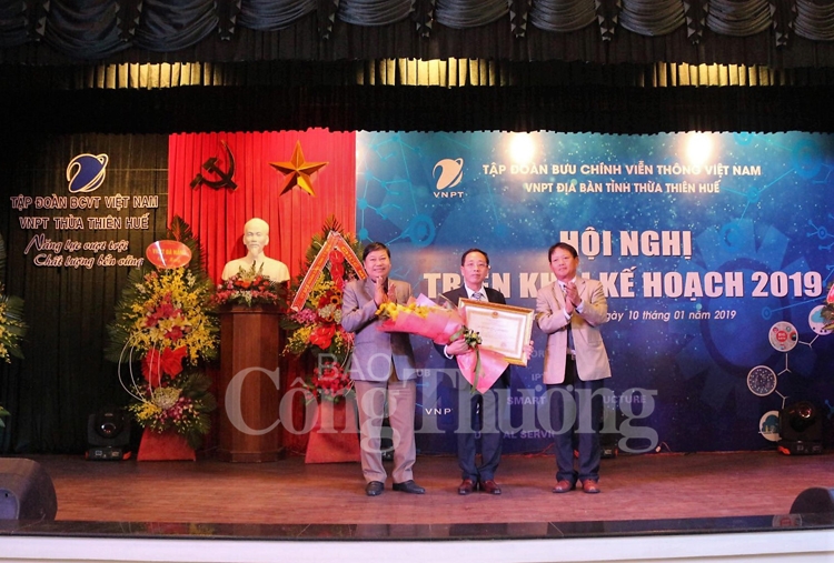 VNPT Thừa Thiên Huế đạt danh hiệu Doanh nghiệp xuất sắc năm 2018 vnpt thua thien hue dat danh hieu doanh nghiep xuat sac nam 2018