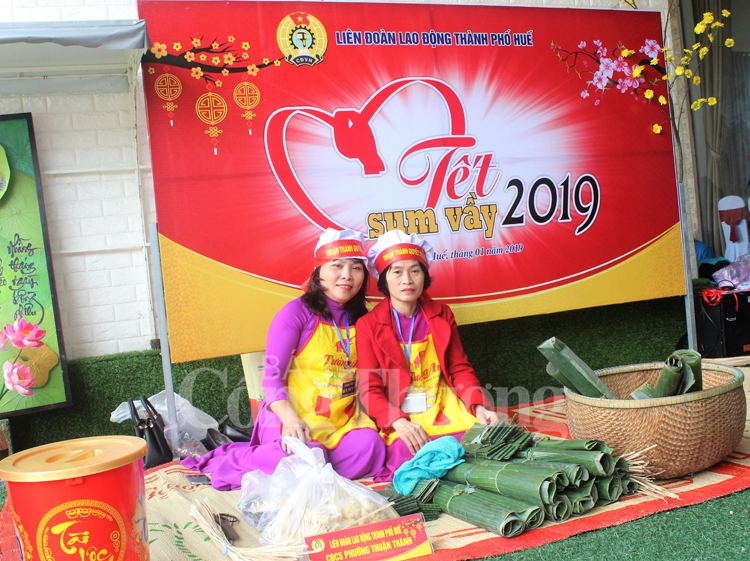 thua thien hue hon 450 suat qua cho chuong trinh tet sum vay 2019