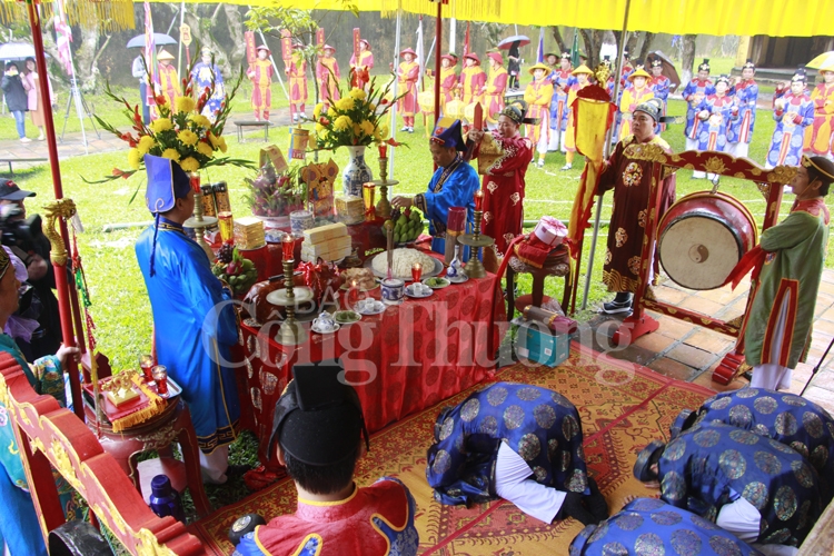 “Thướng Tiêu” để cầu mưa thuận gió hòa, làm ăn thuận lợi thua thien hue thuong tieu de cau mua thuan gio hoa lam an thuan loi