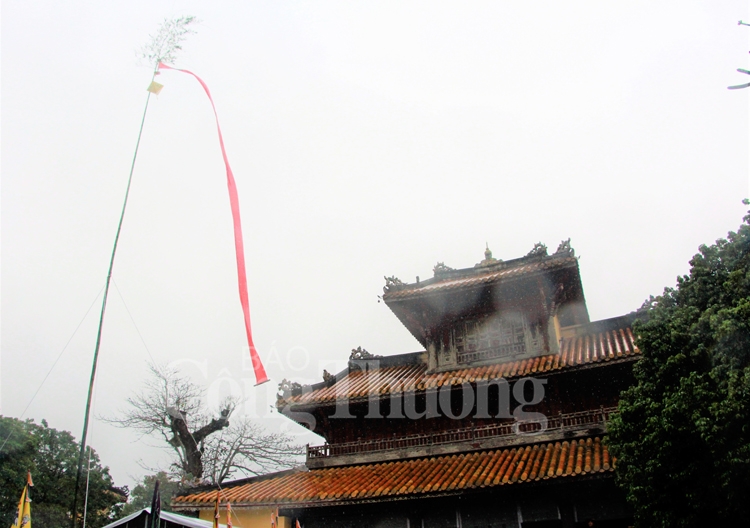 “Thướng Tiêu” để cầu mưa thuận gió hòa, làm ăn thuận lợi thua thien hue thuong tieu de cau mua thuan gio hoa lam an thuan loi