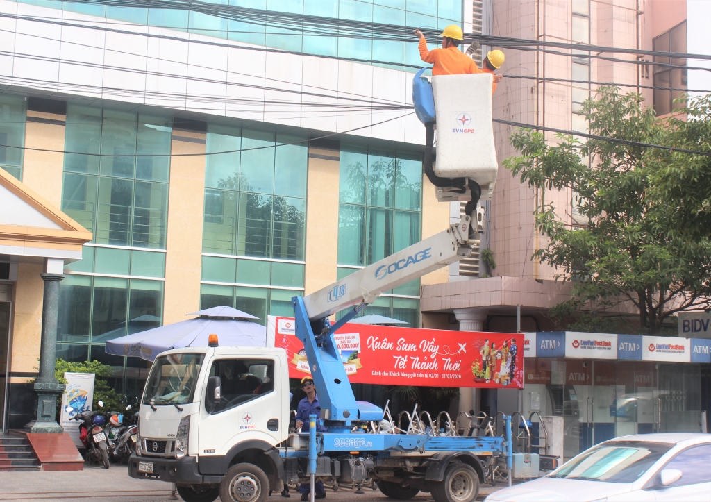 Quảng Bình: Chỉnh trang cáp thông tin để giảm sự cố trong Tết Nguyên đán quang binh chinh trang cap thong tin don tet nguyen dan canh ty 2020