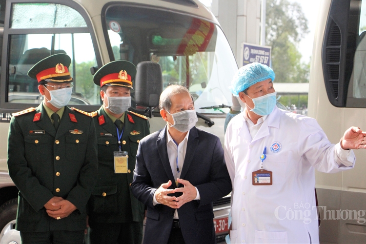 thua thien hue san sang don nguoi viet nam tu trung quoc tro ve