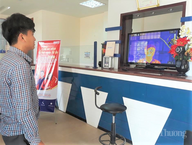 Sáng kiến của PC Quảng Trị để đo thân nhiệt pc quang tri dung thiet bi kiem tra phat nhiet luoi dien de do than nhiet