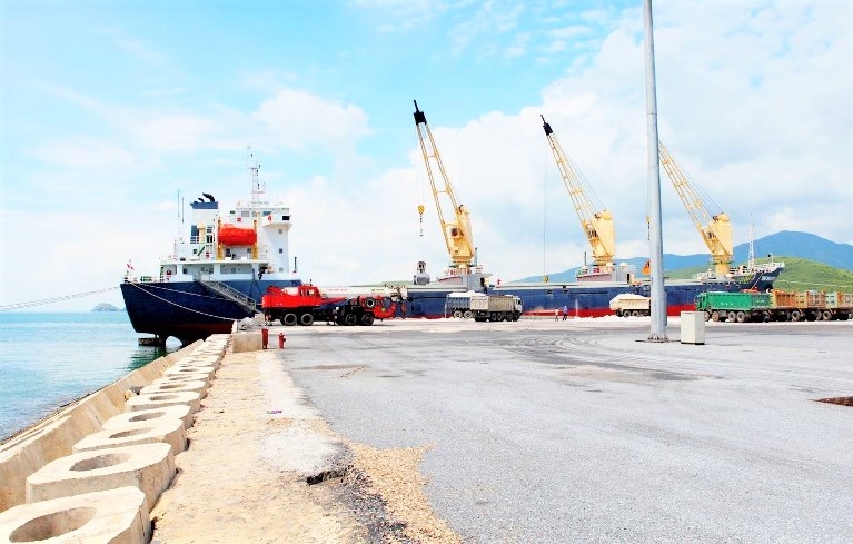 Quảng Bình sẵn sàng tiếp nhận và cách ly 10 thuyền viên Việt Nam trên tàu Pacefic Horse quang binh san sang tiep nhan va cach ly 10 thuyen vien viet nam tren tau pacefic horse