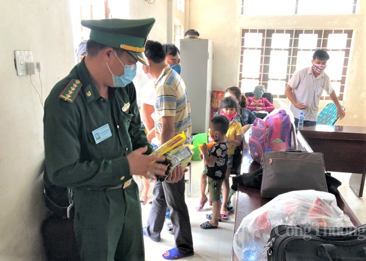 Miền Trung: Cách ly tập trung công dân khi nhập cảnh qua các cửa khẩu mien trung cach ly tap trung cong dan khi nhap canh qua cac cua khau