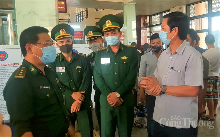 Miền Trung: Cách ly tập trung công dân khi nhập cảnh qua các cửa khẩu mien trung cach ly tap trung cong dan khi nhap canh qua cac cua khau