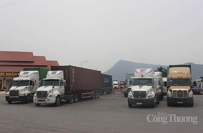 Cơ bản hàng hoá tại Lao Bảo đã được thông quan co ban thong quan hang hoa tai lao bao