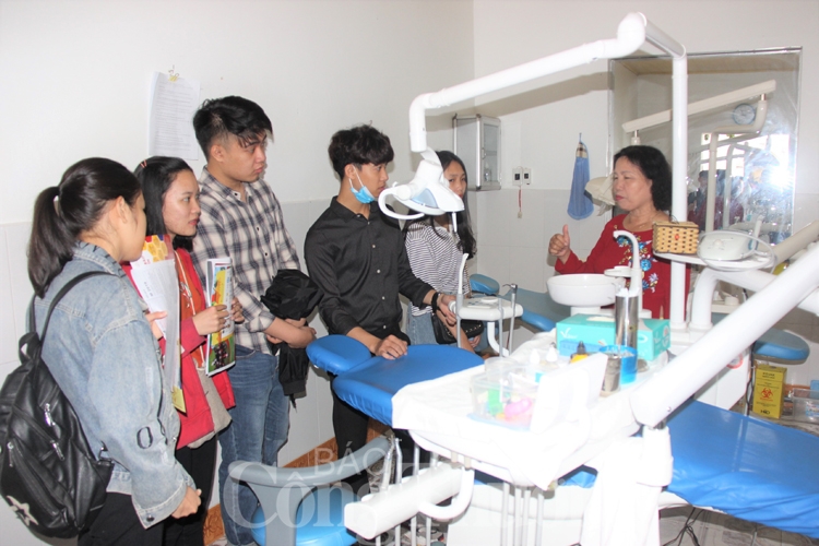 Hơn 2.000 học sinh tham gia Ngày hội tư vấn tuyển sinh học nghề tại Huế thua thien hue hon 2000 hoc sinh tham gia ngay hoi tu van tuyen sinh hoc nghe