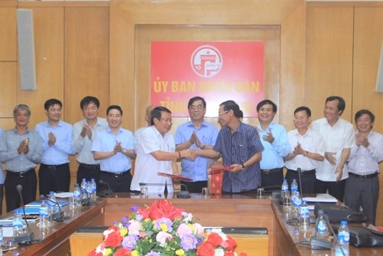 Quảng Trị ký kết thỏa thuận hợp tác nuôi tôm công nghệ cao quang tri ky ket thoa thuan hop tac nuoi tom cong nghe cao