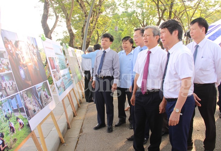 thua thien hue 223 buc anh nghe thuat tai trien lam bien dao que huong