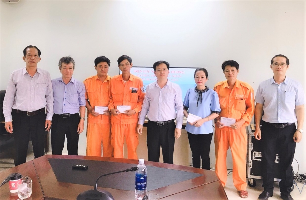 PC Thừa Thiên Huế: Nhiều hoạt động ý nghĩa trong “Tháng công nhân” năm 2019 pc thua thien hue nhieu hoat dong y nghia trong thang cong nhan nam 2019