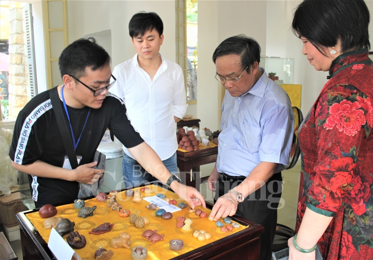 trung bay san pham thu cong truyen thong quoc te tai festival nghe truyen thong hue 2019