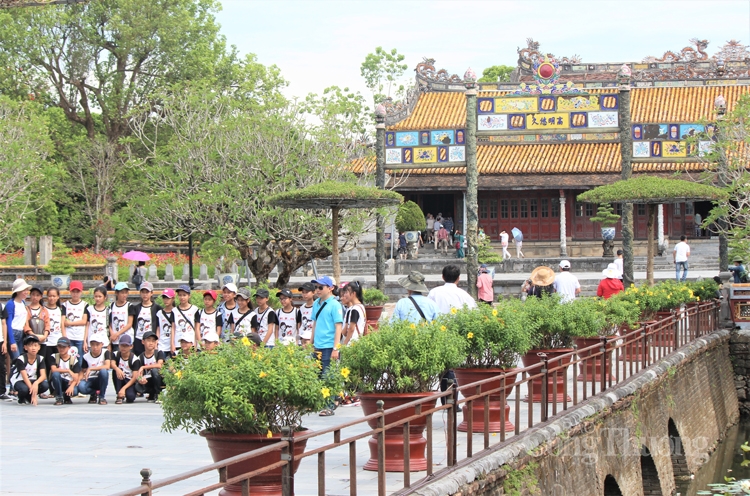 Các điểm di tích, danh thắng miền Trung mở cửa đón du khách dịp lễ 30/4, 1/5 cac diem di tich danh thang mien trung mo cua don du khach dip le 304 15