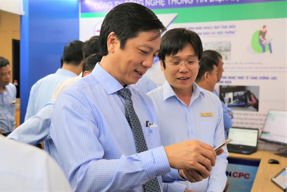 Ngành điện miền Trung: Tập trung chuyển đổi số trong kinh doanh và dịch vụ khách hàng Điện lực miền Trung: Tập trung chuyển đổi số trong kinh doanh và dịch vụ khách hàng