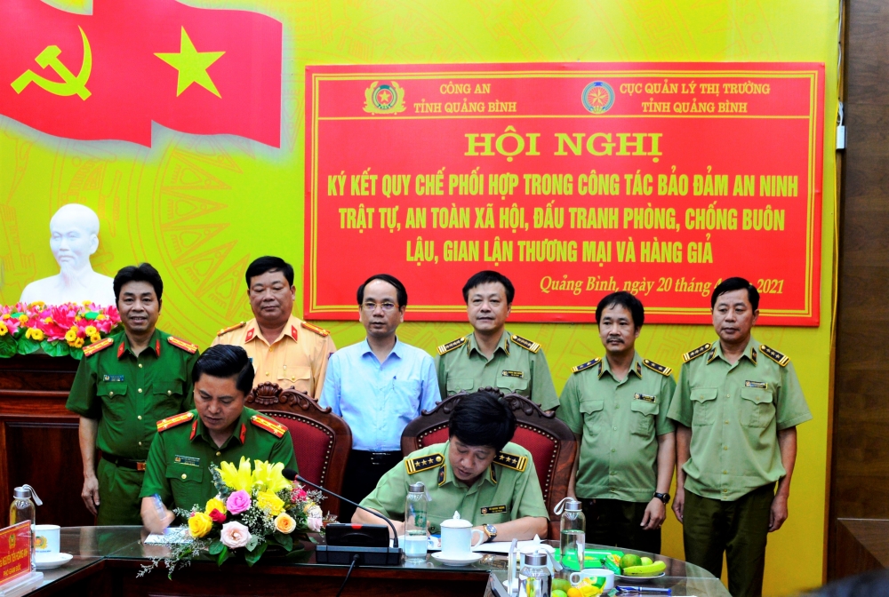 Quảng Bình: Quản lý thị trường – Công an phối hợp đấu tranh phòng chống buôn lậu, gian lận thương mại và hàng giả