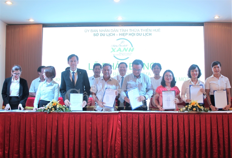 Thừa Thiên Huế: 80 đơn vị ký cam kết chống rác thải nhựa thua thien hue 80 don vi ky cam ket chong rac thai nhua