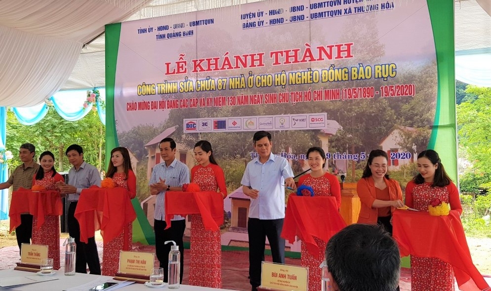 Tỉnh Quảng Bình bàn giao 87 nhà ở cho đồng bào Rục huyện Minh Hóa tinh quang binh ban giao 87 nha o cho dong bao ruc huyen minh hoa