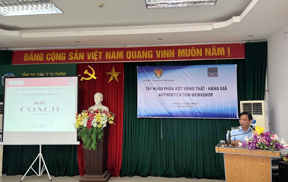 Cục Quản lý thị trường Thừa Thiên Huế: Phổ biến cách nhận biết hàng thật, hàng giả