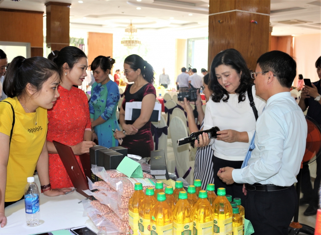 Quảng Bình: 16 biên bản hợp tác được ký tại hội nghị kết nối cung cầu năm 2019 quang binh 16 bien ban hop tac duoc ky tai hoi nghi ket noi cung cau nam 2019