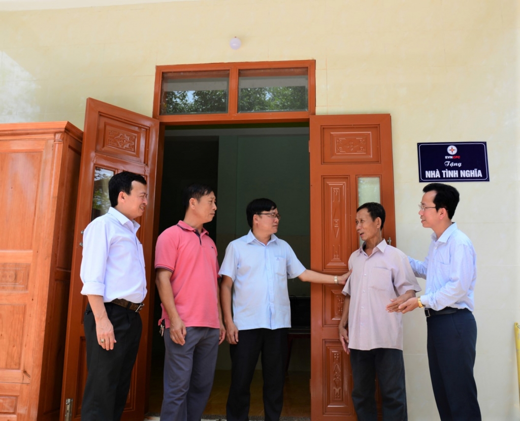 Quảng Trị bàn giao nhà tình nghĩa do ngành điện hỗ trợ xây dựng quang tri ban giao nha tinh nghia do nganh dien ho tro xay dung