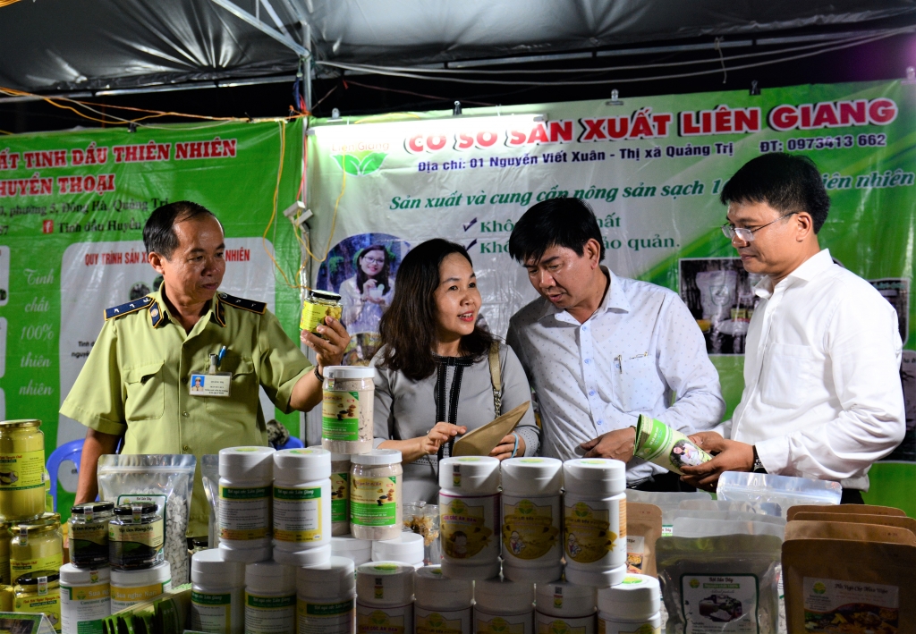 Quảng Trị: 18 doanh nghiệp đưa hàng Việt về nông thôn quang tri 18 doanh nghiep dua hang viet ve nong thon