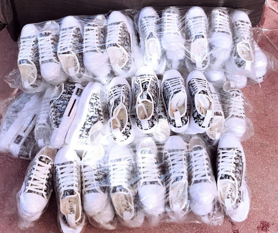 Quảng Bình: Liên tiếp bắt giữ hàng lậu, hàng điện tử đã qua sử dụng, trị giá hơn 1,4 tỷ đồng quang binh lien tiep bat giu hang lau hang dien tu da qua su dung tri gia hon 14 ty dong