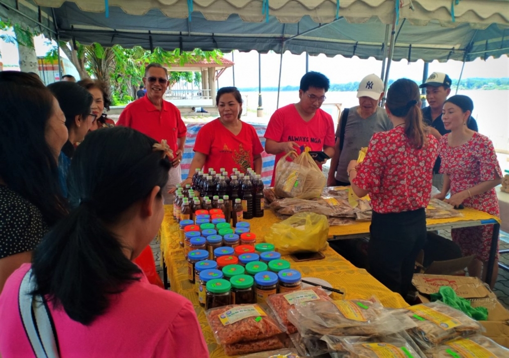 Quảng Bình: 5 doanh nghiệp tham gia hội chợ triển lãm hàng hóa tại Thái Lan quang binh 5 doanh nghiep tham gia hoi cho trien lam hang hoa tai thai lan