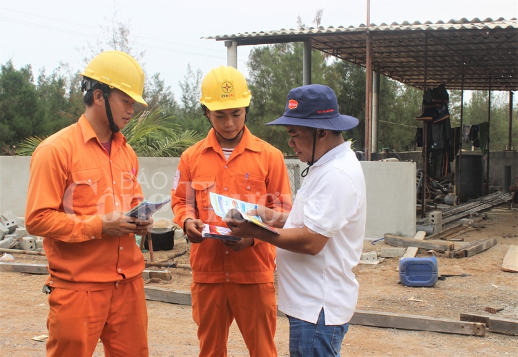 Quảng Bình tiêu thụ điện tăng cao, khuyến nghị khách hàng sử dụng điện tiết kiệm quang binh tieu thu dien tang cao khuyen nghi khach hang su dung dien tiet kiem
