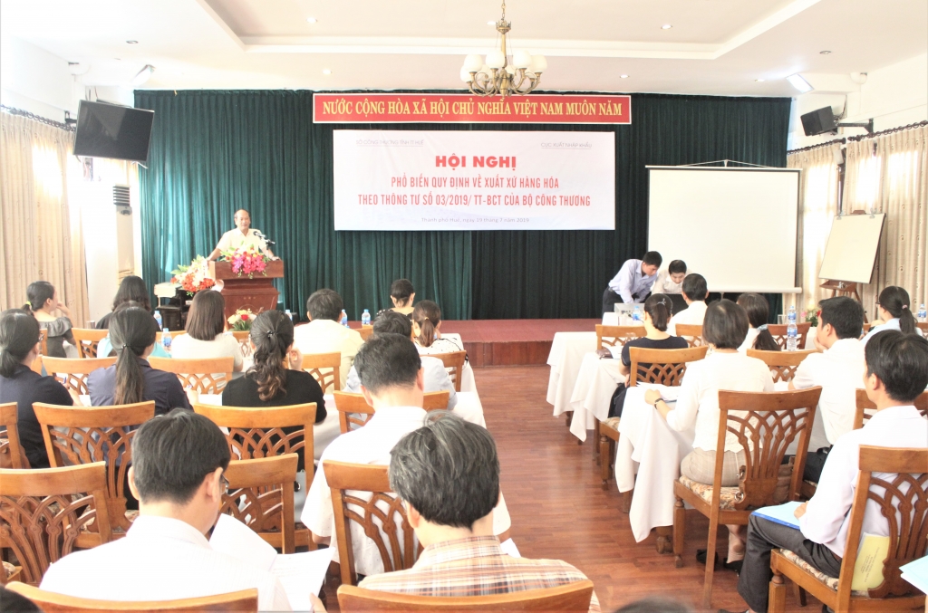 thua thien hue hon 100 doanh nghiep duoc pho bien quy dinh ve quy dinh ve xuat xu hang hoa