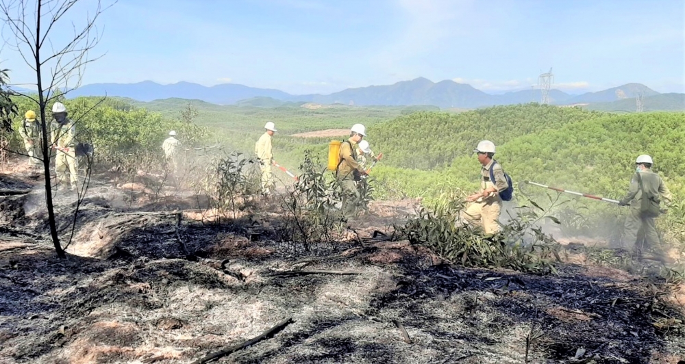 TTĐ Thừa Thiên Huế: Nỗ lực vận hành lưới điện an toàn trong điều kiện thời tiết nắng nóng, cháy rừng
